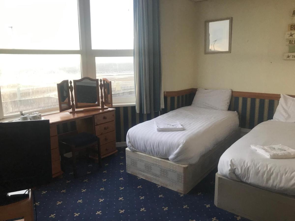 Canasta Hotel — Photos 2